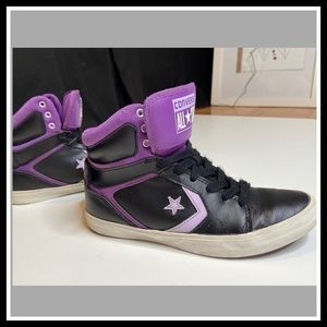 Converse All Star Sz 7 *RARE* Leather Black & Purple High top Womens